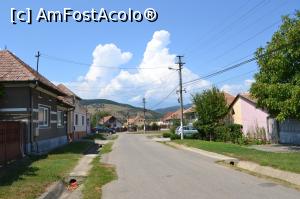 [P26] Stradă în Vințu de Jos » foto by AZE
 - 
<span class="allrVoted glyphicon glyphicon-heart hidden" id="av1015307"></span>
<a class="m-l-10 hidden" id="sv1015307" onclick="voting_Foto_DelVot(,1015307,23551)" role="button">șterge vot <span class="glyphicon glyphicon-remove"></span></a>
<a id="v91015307" class=" c-red"  onclick="voting_Foto_SetVot(1015307)" role="button"><span class="glyphicon glyphicon-heart-empty"></span> <b>LIKE</b> = Votează poza</a> <img class="hidden"  id="f1015307W9" src="/imagini/loader.gif" border="0" /><span class="AjErrMes hidden" id="e1015307ErM"></span>