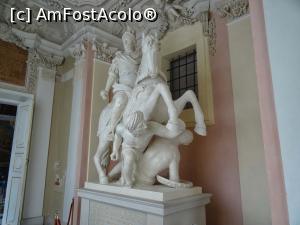 [P09] Muzeul Palatului Wilanow: statuia ecvestră a regelui Jan III Sobieski » foto by mariana.olaru
 - 
<span class="allrVoted glyphicon glyphicon-heart hidden" id="av962299"></span>
<a class="m-l-10 hidden" id="sv962299" onclick="voting_Foto_DelVot(,962299,23586)" role="button">șterge vot <span class="glyphicon glyphicon-remove"></span></a>
<a id="v9962299" class=" c-red"  onclick="voting_Foto_SetVot(962299)" role="button"><span class="glyphicon glyphicon-heart-empty"></span> <b>LIKE</b> = Votează poza</a> <img class="hidden"  id="f962299W9" src="/imagini/loader.gif" border="0" /><span class="AjErrMes hidden" id="e962299ErM"></span>