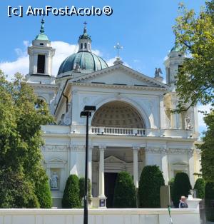 [P02] Biserica Sfanta Anna, ridicata de Adam Czartoryski, in cripta careia se afla o parte dintre mormintele familiei Potocki.  Aceasta a suferit  daune imense in timpul celui de-al Doilea Razboi Mondial, insa o pictura cu tematica Bunei Vestiri a supravietuit in altar. » foto by geani anto
 - 
<span class="allrVoted glyphicon glyphicon-heart hidden" id="av1343588"></span>
<a class="m-l-10 hidden" id="sv1343588" onclick="voting_Foto_DelVot(,1343588,23586)" role="button">șterge vot <span class="glyphicon glyphicon-remove"></span></a>
<a id="v91343588" class=" c-red"  onclick="voting_Foto_SetVot(1343588)" role="button"><span class="glyphicon glyphicon-heart-empty"></span> <b>LIKE</b> = Votează poza</a> <img class="hidden"  id="f1343588W9" src="/imagini/loader.gif" border="0" /><span class="AjErrMes hidden" id="e1343588ErM"></span>