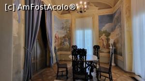 [P52] <strong>Cabinetul Al Fresco</strong> este decorat cu picturi murale originale din secolul al XVII-lea care reprezinta scene mitologice cu Apollo. Decorul a fost descoperit in timpul restaurarilor in 1955, inainte de descoperire aici fiind amplasata o scara de lemn care ducea la nivelul superior al palatului. » foto by geani anto
 - 
<span class="allrVoted glyphicon glyphicon-heart hidden" id="av1343638"></span>
<a class="m-l-10 hidden" id="sv1343638" onclick="voting_Foto_DelVot(,1343638,23586)" role="button">șterge vot <span class="glyphicon glyphicon-remove"></span></a>
<a id="v91343638" class=" c-red"  onclick="voting_Foto_SetVot(1343638)" role="button"><span class="glyphicon glyphicon-heart-empty"></span> <b>LIKE</b> = Votează poza</a> <img class="hidden"  id="f1343638W9" src="/imagini/loader.gif" border="0" /><span class="AjErrMes hidden" id="e1343638ErM"></span>