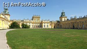 [P01] <strong>Curtea regala </strong>este curtea din fata palatului, care initial a fost impartita in doua parti: curtea de intrare si curtea de parada, adiacenta palatului. In secolul al XIX-lea, acest spatiu a fost unit si decorat cu actuala peluza ovala inconjurata de drumul de acces. » foto by geani anto
 - 
<span class="allrVoted glyphicon glyphicon-heart hidden" id="av1344868"></span>
<a class="m-l-10 hidden" id="sv1344868" onclick="voting_Foto_DelVot(,1344868,23586)" role="button">șterge vot <span class="glyphicon glyphicon-remove"></span></a>
<a id="v91344868" class=" c-red"  onclick="voting_Foto_SetVot(1344868)" role="button"><span class="glyphicon glyphicon-heart-empty"></span> <b>LIKE</b> = Votează poza</a> <img class="hidden"  id="f1344868W9" src="/imagini/loader.gif" border="0" /><span class="AjErrMes hidden" id="e1344868ErM"></span>