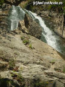 [P05] cascada Lotrișor, sus de tot » foto by vanda
 - 
<span class="allrVoted glyphicon glyphicon-heart hidden" id="av342797"></span>
<a class="m-l-10 hidden" id="sv342797" onclick="voting_Foto_DelVot(,342797,23593)" role="button">șterge vot <span class="glyphicon glyphicon-remove"></span></a>
<a id="v9342797" class=" c-red"  onclick="voting_Foto_SetVot(342797)" role="button"><span class="glyphicon glyphicon-heart-empty"></span> <b>LIKE</b> = Votează poza</a> <img class="hidden"  id="f342797W9" src="/imagini/loader.gif" border="0" /><span class="AjErrMes hidden" id="e342797ErM"></span>