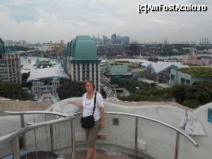 [P16] Pe acoperis Merlion, indicatoare si distante spre alte obiective turistice cunoscute din intreaga lume.  » foto by mprofeanu
 - 
<span class="allrVoted glyphicon glyphicon-heart hidden" id="av597800"></span>
<a class="m-l-10 hidden" id="sv597800" onclick="voting_Foto_DelVot(,597800,23598)" role="button">șterge vot <span class="glyphicon glyphicon-remove"></span></a>
<a id="v9597800" class=" c-red"  onclick="voting_Foto_SetVot(597800)" role="button"><span class="glyphicon glyphicon-heart-empty"></span> <b>LIKE</b> = Votează poza</a> <img class="hidden"  id="f597800W9" src="/imagini/loader.gif" border="0" /><span class="AjErrMes hidden" id="e597800ErM"></span>