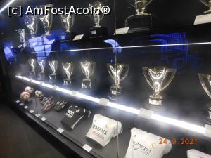 [P11] Stadionul Santiago Bernabéu, din sala trofeelor » foto by irinad
 - 
<span class="allrVoted glyphicon glyphicon-heart hidden" id="av1281562"></span>
<a class="m-l-10 hidden" id="sv1281562" onclick="voting_Foto_DelVot(,1281562,23608)" role="button">șterge vot <span class="glyphicon glyphicon-remove"></span></a>
<a id="v91281562" class=" c-red"  onclick="voting_Foto_SetVot(1281562)" role="button"><span class="glyphicon glyphicon-heart-empty"></span> <b>LIKE</b> = Votează poza</a> <img class="hidden"  id="f1281562W9" src="/imagini/loader.gif" border="0" /><span class="AjErrMes hidden" id="e1281562ErM"></span>