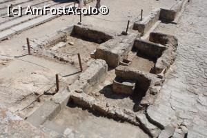 [P12] Creta, Palatul Minoic Phaistos, Curtea de Vest, Altarul Tripartit văzut de sus de pe scările Teatrului » foto by mprofeanu
 - 
<span class="allrVoted glyphicon glyphicon-heart hidden" id="av1277991"></span>
<a class="m-l-10 hidden" id="sv1277991" onclick="voting_Foto_DelVot(,1277991,23643)" role="button">șterge vot <span class="glyphicon glyphicon-remove"></span></a>
<a id="v91277991" class=" c-red"  onclick="voting_Foto_SetVot(1277991)" role="button"><span class="glyphicon glyphicon-heart-empty"></span> <b>LIKE</b> = Votează poza</a> <img class="hidden"  id="f1277991W9" src="/imagini/loader.gif" border="0" /><span class="AjErrMes hidden" id="e1277991ErM"></span>