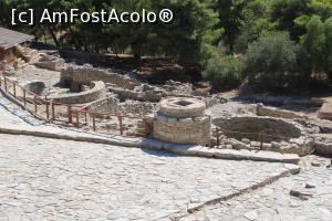 [P14] Creta, Palatul Minoic Phaistos, Kouloures, imense rezervoare cilindrice.... » foto by mprofeanu
 - 
<span class="allrVoted glyphicon glyphicon-heart hidden" id="av1277993"></span>
<a class="m-l-10 hidden" id="sv1277993" onclick="voting_Foto_DelVot(,1277993,23643)" role="button">șterge vot <span class="glyphicon glyphicon-remove"></span></a>
<a id="v91277993" class=" c-red"  onclick="voting_Foto_SetVot(1277993)" role="button"><span class="glyphicon glyphicon-heart-empty"></span> <b>LIKE</b> = Votează poza</a> <img class="hidden"  id="f1277993W9" src="/imagini/loader.gif" border="0" /><span class="AjErrMes hidden" id="e1277993ErM"></span>