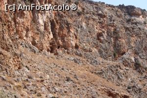 [P40] Creta, Zakros, Defileul Morților, Câteva grote mai mici, așa par de pe potecă, poză mărită... » foto by mprofeanu
 - 
<span class="allrVoted glyphicon glyphicon-heart hidden" id="av1278389"></span>
<a class="m-l-10 hidden" id="sv1278389" onclick="voting_Foto_DelVot(,1278389,23643)" role="button">șterge vot <span class="glyphicon glyphicon-remove"></span></a>
<a id="v91278389" class=" c-red"  onclick="voting_Foto_SetVot(1278389)" role="button"><span class="glyphicon glyphicon-heart-empty"></span> <b>LIKE</b> = Votează poza</a> <img class="hidden"  id="f1278389W9" src="/imagini/loader.gif" border="0" /><span class="AjErrMes hidden" id="e1278389ErM"></span>