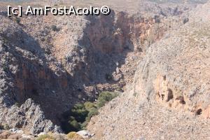 [P61] Creta, Zakros, Grote în stâncile Defileului Morților, văzute de sus și pentru asta merită ajuns acolo.... » foto by mprofeanu
 - 
<span class="allrVoted glyphicon glyphicon-heart hidden" id="av1278410"></span>
<a class="m-l-10 hidden" id="sv1278410" onclick="voting_Foto_DelVot(,1278410,23643)" role="button">șterge vot <span class="glyphicon glyphicon-remove"></span></a>
<a id="v91278410" class=" c-red"  onclick="voting_Foto_SetVot(1278410)" role="button"><span class="glyphicon glyphicon-heart-empty"></span> <b>LIKE</b> = Votează poza</a> <img class="hidden"  id="f1278410W9" src="/imagini/loader.gif" border="0" /><span class="AjErrMes hidden" id="e1278410ErM"></span>