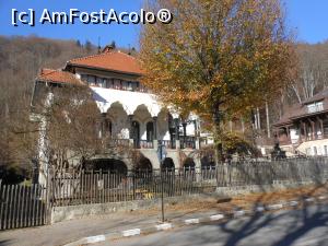 [P17] Bușteni - Muzeul Memorial 'Cezar Petrescu'. Vedere din Strada Cezar Petrescu.  » foto by iulianic
 - 
<span class="allrVoted glyphicon glyphicon-heart hidden" id="av1033114"></span>
<a class="m-l-10 hidden" id="sv1033114" onclick="voting_Foto_DelVot(,1033114,23647)" role="button">șterge vot <span class="glyphicon glyphicon-remove"></span></a>
<a id="v91033114" class=" c-red"  onclick="voting_Foto_SetVot(1033114)" role="button"><span class="glyphicon glyphicon-heart-empty"></span> <b>LIKE</b> = Votează poza</a> <img class="hidden"  id="f1033114W9" src="/imagini/loader.gif" border="0" /><span class="AjErrMes hidden" id="e1033114ErM"></span>