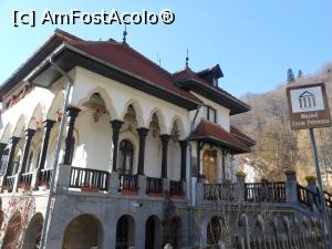 [P03] Bușteni - Muzeul Memorial 'Cezar Petrescu'. Vedere din Strada Tudor Vladimirescu.  » foto by iulianic
 - 
<span class="allrVoted glyphicon glyphicon-heart hidden" id="av1033100"></span>
<a class="m-l-10 hidden" id="sv1033100" onclick="voting_Foto_DelVot(,1033100,23647)" role="button">șterge vot <span class="glyphicon glyphicon-remove"></span></a>
<a id="v91033100" class=" c-red"  onclick="voting_Foto_SetVot(1033100)" role="button"><span class="glyphicon glyphicon-heart-empty"></span> <b>LIKE</b> = Votează poza</a> <img class="hidden"  id="f1033100W9" src="/imagini/loader.gif" border="0" /><span class="AjErrMes hidden" id="e1033100ErM"></span>