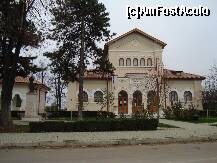 [P01] Galati - Casa memoriala Alexandru Ioan Cuza si micul parc din fata ei » foto by Diaura*
 - 
<span class="allrVoted glyphicon glyphicon-heart hidden" id="av165322"></span>
<a class="m-l-10 hidden" id="sv165322" onclick="voting_Foto_DelVot(,165322,23670)" role="button">șterge vot <span class="glyphicon glyphicon-remove"></span></a>
<a id="v9165322" class=" c-red"  onclick="voting_Foto_SetVot(165322)" role="button"><span class="glyphicon glyphicon-heart-empty"></span> <b>LIKE</b> = Votează poza</a> <img class="hidden"  id="f165322W9" src="/imagini/loader.gif" border="0" /><span class="AjErrMes hidden" id="e165322ErM"></span>