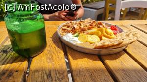 [P21] gyros de pui » foto by robert
 - 
<span class="allrVoted glyphicon glyphicon-heart hidden" id="av1260932"></span>
<a class="m-l-10 hidden" id="sv1260932" onclick="voting_Foto_DelVot(,1260932,23675)" role="button">șterge vot <span class="glyphicon glyphicon-remove"></span></a>
<a id="v91260932" class=" c-red"  onclick="voting_Foto_SetVot(1260932)" role="button"><span class="glyphicon glyphicon-heart-empty"></span> <b>LIKE</b> = Votează poza</a> <img class="hidden"  id="f1260932W9" src="/imagini/loader.gif" border="0" /><span class="AjErrMes hidden" id="e1260932ErM"></span>