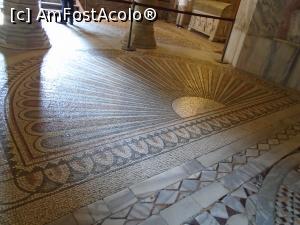 [P06] San Vitale. Mozaic în formă de coadă de păun.  » foto by mihaelavoicu
 - 
<span class="allrVoted glyphicon glyphicon-heart hidden" id="av961733"></span>
<a class="m-l-10 hidden" id="sv961733" onclick="voting_Foto_DelVot(,961733,23676)" role="button">șterge vot <span class="glyphicon glyphicon-remove"></span></a>
<a id="v9961733" class=" c-red"  onclick="voting_Foto_SetVot(961733)" role="button"><span class="glyphicon glyphicon-heart-empty"></span> <b>LIKE</b> = Votează poza</a> <img class="hidden"  id="f961733W9" src="/imagini/loader.gif" border="0" /><span class="AjErrMes hidden" id="e961733ErM"></span>