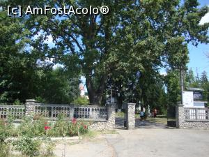 [P02] Am parcat mașina și am pornit la pas către intrarea în curtea mănăstirii.  » foto by Floryn81
 - 
<span class="allrVoted glyphicon glyphicon-heart hidden" id="av794071"></span>
<a class="m-l-10 hidden" id="sv794071" onclick="voting_Foto_DelVot(,794071,23684)" role="button">șterge vot <span class="glyphicon glyphicon-remove"></span></a>
<a id="v9794071" class=" c-red"  onclick="voting_Foto_SetVot(794071)" role="button"><span class="glyphicon glyphicon-heart-empty"></span> <b>LIKE</b> = Votează poza</a> <img class="hidden"  id="f794071W9" src="/imagini/loader.gif" border="0" /><span class="AjErrMes hidden" id="e794071ErM"></span>