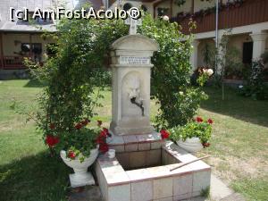 [P22] Ne-am înviorat binișor după ce am băut apă rece de la fântâna din curtea lăcașului de cult.  » foto by Floryn81
 - 
<span class="allrVoted glyphicon glyphicon-heart hidden" id="av794091"></span>
<a class="m-l-10 hidden" id="sv794091" onclick="voting_Foto_DelVot(,794091,23684)" role="button">șterge vot <span class="glyphicon glyphicon-remove"></span></a>
<a id="v9794091" class=" c-red"  onclick="voting_Foto_SetVot(794091)" role="button"><span class="glyphicon glyphicon-heart-empty"></span> <b>LIKE</b> = Votează poza</a> <img class="hidden"  id="f794091W9" src="/imagini/loader.gif" border="0" /><span class="AjErrMes hidden" id="e794091ErM"></span>