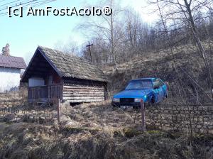 [P18] Vis-a-vis de cimitir erau mai multe căsuțe din acestea. Cred că este un fost camping, după cum arăta.  » foto by Aurici
 - 
<span class="allrVoted glyphicon glyphicon-heart hidden" id="av963151"></span>
<a class="m-l-10 hidden" id="sv963151" onclick="voting_Foto_DelVot(,963151,23688)" role="button">șterge vot <span class="glyphicon glyphicon-remove"></span></a>
<a id="v9963151" class=" c-red"  onclick="voting_Foto_SetVot(963151)" role="button"><span class="glyphicon glyphicon-heart-empty"></span> <b>LIKE</b> = Votează poza</a> <img class="hidden"  id="f963151W9" src="/imagini/loader.gif" border="0" /><span class="AjErrMes hidden" id="e963151ErM"></span>