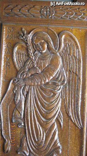[P03] Manastirea Sfintii Voievozi / PORTAL-SCULPTURA IN LEMN » foto by ile57b
 - 
<span class="allrVoted glyphicon glyphicon-heart hidden" id="av450014"></span>
<a class="m-l-10 hidden" id="sv450014" onclick="voting_Foto_DelVot(,450014,23692)" role="button">șterge vot <span class="glyphicon glyphicon-remove"></span></a>
<a id="v9450014" class=" c-red"  onclick="voting_Foto_SetVot(450014)" role="button"><span class="glyphicon glyphicon-heart-empty"></span> <b>LIKE</b> = Votează poza</a> <img class="hidden"  id="f450014W9" src="/imagini/loader.gif" border="0" /><span class="AjErrMes hidden" id="e450014ErM"></span>