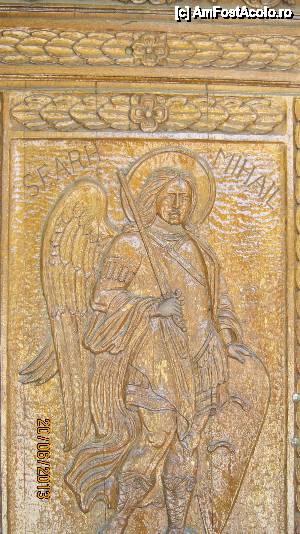 [P04] Manastirea Sfintii Voievozi / PORTAL-SCULPTURA IN LEMN » foto by ile57b
 - 
<span class="allrVoted glyphicon glyphicon-heart hidden" id="av450015"></span>
<a class="m-l-10 hidden" id="sv450015" onclick="voting_Foto_DelVot(,450015,23692)" role="button">șterge vot <span class="glyphicon glyphicon-remove"></span></a>
<a id="v9450015" class=" c-red"  onclick="voting_Foto_SetVot(450015)" role="button"><span class="glyphicon glyphicon-heart-empty"></span> <b>LIKE</b> = Votează poza</a> <img class="hidden"  id="f450015W9" src="/imagini/loader.gif" border="0" /><span class="AjErrMes hidden" id="e450015ErM"></span>