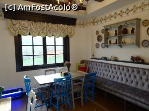 [P11] Colț din restaurant. » foto by tata123 🔱
 - 
<span class="allrVoted glyphicon glyphicon-heart hidden" id="av1202239"></span>
<a class="m-l-10 hidden" id="sv1202239" onclick="voting_Foto_DelVot(,1202239,23707)" role="button">șterge vot <span class="glyphicon glyphicon-remove"></span></a>
<a id="v91202239" class=" c-red"  onclick="voting_Foto_SetVot(1202239)" role="button"><span class="glyphicon glyphicon-heart-empty"></span> <b>LIKE</b> = Votează poza</a> <img class="hidden"  id="f1202239W9" src="/imagini/loader.gif" border="0" /><span class="AjErrMes hidden" id="e1202239ErM"></span>