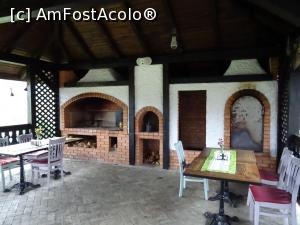 [P20] Grătarul și afumătoarea de pe terasa exterioară. » foto by tata123 🔱
 - 
<span class="allrVoted glyphicon glyphicon-heart hidden" id="av1202248"></span>
<a class="m-l-10 hidden" id="sv1202248" onclick="voting_Foto_DelVot(,1202248,23707)" role="button">șterge vot <span class="glyphicon glyphicon-remove"></span></a>
<a id="v91202248" class=" c-red"  onclick="voting_Foto_SetVot(1202248)" role="button"><span class="glyphicon glyphicon-heart-empty"></span> <b>LIKE</b> = Votează poza</a> <img class="hidden"  id="f1202248W9" src="/imagini/loader.gif" border="0" /><span class="AjErrMes hidden" id="e1202248ErM"></span>