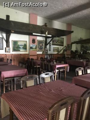 [P19] Interiorul restaurantului » foto by krisstinna
 - 
<span class="allrVoted glyphicon glyphicon-heart hidden" id="av1026609"></span>
<a class="m-l-10 hidden" id="sv1026609" onclick="voting_Foto_DelVot(,1026609,23708)" role="button">șterge vot <span class="glyphicon glyphicon-remove"></span></a>
<a id="v91026609" class=" c-red"  onclick="voting_Foto_SetVot(1026609)" role="button"><span class="glyphicon glyphicon-heart-empty"></span> <b>LIKE</b> = Votează poza</a> <img class="hidden"  id="f1026609W9" src="/imagini/loader.gif" border="0" /><span class="AjErrMes hidden" id="e1026609ErM"></span>