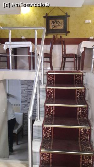 [P01] Hotelul la care am fosti trimisi de la Ottoman. Sala de mese » foto by Roxana Dornescu
 - 
<span class="allrVoted glyphicon glyphicon-heart hidden" id="av965295"></span>
<a class="m-l-10 hidden" id="sv965295" onclick="voting_Foto_DelVot(,965295,23717)" role="button">șterge vot <span class="glyphicon glyphicon-remove"></span></a>
<a id="v9965295" class=" c-red"  onclick="voting_Foto_SetVot(965295)" role="button"><span class="glyphicon glyphicon-heart-empty"></span> <b>LIKE</b> = Votează poza</a> <img class="hidden"  id="f965295W9" src="/imagini/loader.gif" border="0" /><span class="AjErrMes hidden" id="e965295ErM"></span>