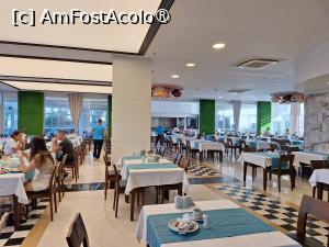 [P10] Restaurantul, vedere partiala si cu Panorama snack restaurant in fundal dreapta » foto by Scorpions
 - 
<span class="allrVoted glyphicon glyphicon-heart hidden" id="av1472782"></span>
<a class="m-l-10 hidden" id="sv1472782" onclick="voting_Foto_DelVot(,1472782,23720)" role="button">șterge vot <span class="glyphicon glyphicon-remove"></span></a>
<a id="v91472782" class=" c-red"  onclick="voting_Foto_SetVot(1472782)" role="button"><span class="glyphicon glyphicon-heart-empty"></span> <b>LIKE</b> = Votează poza</a> <img class="hidden"  id="f1472782W9" src="/imagini/loader.gif" border="0" /><span class="AjErrMes hidden" id="e1472782ErM"></span>