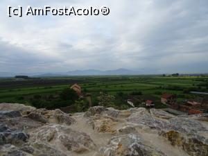 [P05] Din fața porții de acces se deschide o panoramă frumoasă către Țara Bârsei.  » foto by tata123 🔱
 - 
<span class="allrVoted glyphicon glyphicon-heart hidden" id="av966628"></span>
<a class="m-l-10 hidden" id="sv966628" onclick="voting_Foto_DelVot(,966628,23732)" role="button">șterge vot <span class="glyphicon glyphicon-remove"></span></a>
<a id="v9966628" class=" c-red"  onclick="voting_Foto_SetVot(966628)" role="button"><span class="glyphicon glyphicon-heart-empty"></span> <b>LIKE</b> = Votează poza</a> <img class="hidden"  id="f966628W9" src="/imagini/loader.gif" border="0" /><span class="AjErrMes hidden" id="e966628ErM"></span>