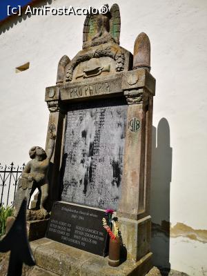 [P02] Monumentul ostașilor, de lângă zidul exterior » foto by crismis
 - 
<span class="allrVoted glyphicon glyphicon-heart hidden" id="av1203786"></span>
<a class="m-l-10 hidden" id="sv1203786" onclick="voting_Foto_DelVot(,1203786,23738)" role="button">șterge vot <span class="glyphicon glyphicon-remove"></span></a>
<a id="v91203786" class=" c-red"  onclick="voting_Foto_SetVot(1203786)" role="button"><span class="glyphicon glyphicon-heart-empty"></span> <b>LIKE</b> = Votează poza</a> <img class="hidden"  id="f1203786W9" src="/imagini/loader.gif" border="0" /><span class="AjErrMes hidden" id="e1203786ErM"></span>
