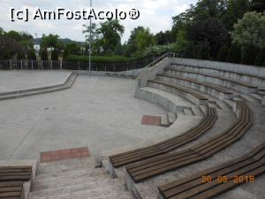[P38] Turtucaia - În parc, un amfiteatru reconstruit.  » foto by iulianic
 - 
<span class="allrVoted glyphicon glyphicon-heart hidden" id="av967826"></span>
<a class="m-l-10 hidden" id="sv967826" onclick="voting_Foto_DelVot(,967826,23749)" role="button">șterge vot <span class="glyphicon glyphicon-remove"></span></a>
<a id="v9967826" class=" c-red"  onclick="voting_Foto_SetVot(967826)" role="button"><span class="glyphicon glyphicon-heart-empty"></span> <b>LIKE</b> = Votează poza</a> <img class="hidden"  id="f967826W9" src="/imagini/loader.gif" border="0" /><span class="AjErrMes hidden" id="e967826ErM"></span>