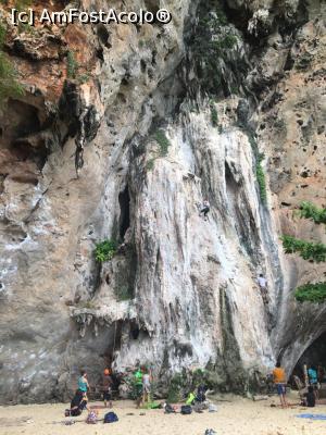 [P09] Lecții de cățărat lângă Phra Nang Cave » foto by geop
 - 
<span class="allrVoted glyphicon glyphicon-heart hidden" id="av1053550"></span>
<a class="m-l-10 hidden" id="sv1053550" onclick="voting_Foto_DelVot(,1053550,23758)" role="button">șterge vot <span class="glyphicon glyphicon-remove"></span></a>
<a id="v91053550" class=" c-red"  onclick="voting_Foto_SetVot(1053550)" role="button"><span class="glyphicon glyphicon-heart-empty"></span> <b>LIKE</b> = Votează poza</a> <img class="hidden"  id="f1053550W9" src="/imagini/loader.gif" border="0" /><span class="AjErrMes hidden" id="e1053550ErM"></span>