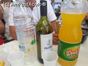 [P18] Și băuturile din partea casei, din care am apucat să bem atât cât se vede. După ce am coborât pe următoarea insulă nu le-am mai găsit.  » foto by Aurici
 - 
<span class="allrVoted glyphicon glyphicon-heart hidden" id="av1015035"></span>
<a class="m-l-10 hidden" id="sv1015035" onclick="voting_Foto_DelVot(,1015035,23764)" role="button">șterge vot <span class="glyphicon glyphicon-remove"></span></a>
<a id="v91015035" class=" c-red"  onclick="voting_Foto_SetVot(1015035)" role="button"><span class="glyphicon glyphicon-heart-empty"></span> <b>LIKE</b> = Votează poza</a> <img class="hidden"  id="f1015035W9" src="/imagini/loader.gif" border="0" /><span class="AjErrMes hidden" id="e1015035ErM"></span>