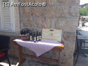 [P24] Sunt localnici cu produse de vânzare: ulei de măsline (amărui și scump), macrameuri, dulcețuri, miere, vinuri...  » foto by Aurici
 - 
<span class="allrVoted glyphicon glyphicon-heart hidden" id="av1015046"></span>
<a class="m-l-10 hidden" id="sv1015046" onclick="voting_Foto_DelVot(,1015046,23764)" role="button">șterge vot <span class="glyphicon glyphicon-remove"></span></a>
<a id="v91015046" class=" c-red"  onclick="voting_Foto_SetVot(1015046)" role="button"><span class="glyphicon glyphicon-heart-empty"></span> <b>LIKE</b> = Votează poza</a> <img class="hidden"  id="f1015046W9" src="/imagini/loader.gif" border="0" /><span class="AjErrMes hidden" id="e1015046ErM"></span>