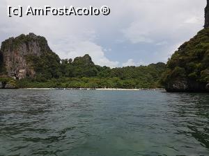 [P03] Plaja Railay vazuta de pe mare » foto by r-Uca
 - 
<span class="allrVoted glyphicon glyphicon-heart hidden" id="av969517"></span>
<a class="m-l-10 hidden" id="sv969517" onclick="voting_Foto_DelVot(,969517,23769)" role="button">șterge vot <span class="glyphicon glyphicon-remove"></span></a>
<a id="v9969517" class=" c-red"  onclick="voting_Foto_SetVot(969517)" role="button"><span class="glyphicon glyphicon-heart-empty"></span> <b>LIKE</b> = Votează poza</a> <img class="hidden"  id="f969517W9" src="/imagini/loader.gif" border="0" /><span class="AjErrMes hidden" id="e969517ErM"></span>