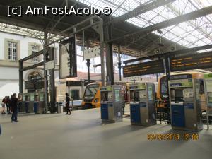 [P18] Gara Sao Bento cu automate pentru carduri de transport, în stânga sunt ATM-uri și grupul social cu plată monede (obligatoriu cenți)  » foto by elviramvio
 - 
<span class="allrVoted glyphicon glyphicon-heart hidden" id="av969803"></span>
<a class="m-l-10 hidden" id="sv969803" onclick="voting_Foto_DelVot(,969803,23771)" role="button">șterge vot <span class="glyphicon glyphicon-remove"></span></a>
<a id="v9969803" class=" c-red"  onclick="voting_Foto_SetVot(969803)" role="button"><span class="glyphicon glyphicon-heart-empty"></span> <b>LIKE</b> = Votează poza</a> <img class="hidden"  id="f969803W9" src="/imagini/loader.gif" border="0" /><span class="AjErrMes hidden" id="e969803ErM"></span>