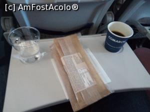 [P02] 'Minunea' de sandwich... alaturi de cafea si apa. Cu putin efort, iti tine de foame.  » foto by Soso42
 - 
<span class="allrVoted glyphicon glyphicon-heart hidden" id="av970277"></span>
<a class="m-l-10 hidden" id="sv970277" onclick="voting_Foto_DelVot(,970277,23776)" role="button">șterge vot <span class="glyphicon glyphicon-remove"></span></a>
<a id="v9970277" class=" c-red"  onclick="voting_Foto_SetVot(970277)" role="button"><span class="glyphicon glyphicon-heart-empty"></span> <b>LIKE</b> = Votează poza</a> <img class="hidden"  id="f970277W9" src="/imagini/loader.gif" border="0" /><span class="AjErrMes hidden" id="e970277ErM"></span>