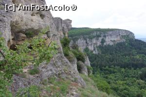 [P31] Madara, Rezervația istorico-arheologică națională, Platoul Madara văzut de pe poteca ce urcă la el, spectaculos loc... » foto by mprofeanu
 - 
<span class="allrVoted glyphicon glyphicon-heart hidden" id="av1247873"></span>
<a class="m-l-10 hidden" id="sv1247873" onclick="voting_Foto_DelVot(,1247873,23784)" role="button">șterge vot <span class="glyphicon glyphicon-remove"></span></a>
<a id="v91247873" class=" c-red"  onclick="voting_Foto_SetVot(1247873)" role="button"><span class="glyphicon glyphicon-heart-empty"></span> <b>LIKE</b> = Votează poza</a> <img class="hidden"  id="f1247873W9" src="/imagini/loader.gif" border="0" /><span class="AjErrMes hidden" id="e1247873ErM"></span>