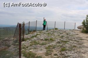 [P39] Madara, Rezervația istorico-arheologică națională, Platoul Madara, Zonă protejată împotriva căderii de pe stâncă » foto by mprofeanu
 - 
<span class="allrVoted glyphicon glyphicon-heart hidden" id="av1247881"></span>
<a class="m-l-10 hidden" id="sv1247881" onclick="voting_Foto_DelVot(,1247881,23784)" role="button">șterge vot <span class="glyphicon glyphicon-remove"></span></a>
<a id="v91247881" class=" c-red"  onclick="voting_Foto_SetVot(1247881)" role="button"><span class="glyphicon glyphicon-heart-empty"></span> <b>LIKE</b> = Votează poza</a> <img class="hidden"  id="f1247881W9" src="/imagini/loader.gif" border="0" /><span class="AjErrMes hidden" id="e1247881ErM"></span>