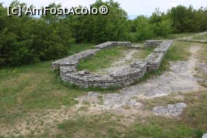 [P48] Madara, Rezervația istorico-arheologică națională, Biserica văzută de pe Zidul Estic » foto by mprofeanu
 - 
<span class="allrVoted glyphicon glyphicon-heart hidden" id="av1247890"></span>
<a class="m-l-10 hidden" id="sv1247890" onclick="voting_Foto_DelVot(,1247890,23784)" role="button">șterge vot <span class="glyphicon glyphicon-remove"></span></a>
<a id="v91247890" class=" c-red"  onclick="voting_Foto_SetVot(1247890)" role="button"><span class="glyphicon glyphicon-heart-empty"></span> <b>LIKE</b> = Votează poza</a> <img class="hidden"  id="f1247890W9" src="/imagini/loader.gif" border="0" /><span class="AjErrMes hidden" id="e1247890ErM"></span>