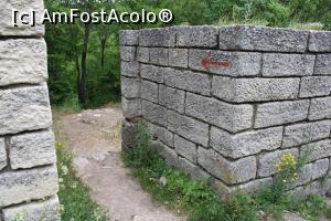 [P54] Madara, Rezervația istorico-arheologică națională, Poarta și Poteca Secretă » foto by mprofeanu
 - 
<span class="allrVoted glyphicon glyphicon-heart hidden" id="av1247896"></span>
<a class="m-l-10 hidden" id="sv1247896" onclick="voting_Foto_DelVot(,1247896,23784)" role="button">șterge vot <span class="glyphicon glyphicon-remove"></span></a>
<a id="v91247896" class=" c-red"  onclick="voting_Foto_SetVot(1247896)" role="button"><span class="glyphicon glyphicon-heart-empty"></span> <b>LIKE</b> = Votează poza</a> <img class="hidden"  id="f1247896W9" src="/imagini/loader.gif" border="0" /><span class="AjErrMes hidden" id="e1247896ErM"></span>