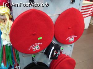 [P26] Mă doare în bască -10 euro bereta » foto by mireille
 - 
<span class="allrVoted glyphicon glyphicon-heart hidden" id="av971973"></span>
<a class="m-l-10 hidden" id="sv971973" onclick="voting_Foto_DelVot(,971973,23798)" role="button">șterge vot <span class="glyphicon glyphicon-remove"></span></a>
<a id="v9971973" class=" c-red"  onclick="voting_Foto_SetVot(971973)" role="button"><span class="glyphicon glyphicon-heart-empty"></span> <b>LIKE</b> = Votează poza</a> <img class="hidden"  id="f971973W9" src="/imagini/loader.gif" border="0" /><span class="AjErrMes hidden" id="e971973ErM"></span>
