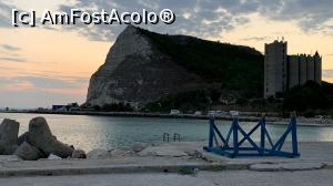 [P05] Muntele de lângă hotel. (recomand urcarea sa, în vârful căruia puteți găsi rămășițele unei cetăți tracice din sec 5 ÎC. Foarte interesant. » foto by telina
 - 
<span class="allrVoted glyphicon glyphicon-heart hidden" id="av1318966"></span>
<a class="m-l-10 hidden" id="sv1318966" onclick="voting_Foto_DelVot(,1318966,23799)" role="button">șterge vot <span class="glyphicon glyphicon-remove"></span></a>
<a id="v91318966" class=" c-red"  onclick="voting_Foto_SetVot(1318966)" role="button"><span class="glyphicon glyphicon-heart-empty"></span> <b>LIKE</b> = Votează poza</a> <img class="hidden"  id="f1318966W9" src="/imagini/loader.gif" border="0" /><span class="AjErrMes hidden" id="e1318966ErM"></span>
