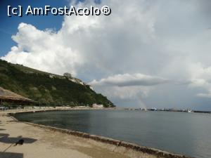 [P06] Plaja din fața hotelului, mărginită de dig, și în capăt de tot plaja orașului » foto by Kavarnap
 - 
<span class="allrVoted glyphicon glyphicon-heart hidden" id="av993122"></span>
<a class="m-l-10 hidden" id="sv993122" onclick="voting_Foto_DelVot(,993122,23799)" role="button">șterge vot <span class="glyphicon glyphicon-remove"></span></a>
<a id="v9993122" class=" c-red"  onclick="voting_Foto_SetVot(993122)" role="button"><span class="glyphicon glyphicon-heart-empty"></span> <b>LIKE</b> = Votează poza</a> <img class="hidden"  id="f993122W9" src="/imagini/loader.gif" border="0" /><span class="AjErrMes hidden" id="e993122ErM"></span>