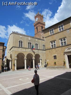 [P07] Pienza » foto by durbac
 - 
<span class="allrVoted glyphicon glyphicon-heart hidden" id="av973758"></span>
<a class="m-l-10 hidden" id="sv973758" onclick="voting_Foto_DelVot(,973758,23818)" role="button">șterge vot <span class="glyphicon glyphicon-remove"></span></a>
<a id="v9973758" class=" c-red"  onclick="voting_Foto_SetVot(973758)" role="button"><span class="glyphicon glyphicon-heart-empty"></span> <b>LIKE</b> = Votează poza</a> <img class="hidden"  id="f973758W9" src="/imagini/loader.gif" border="0" /><span class="AjErrMes hidden" id="e973758ErM"></span>