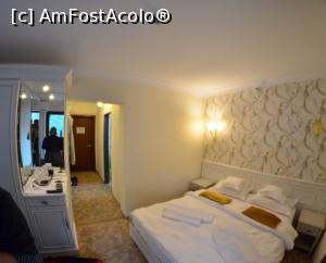 [P01] Grand Hotel Minerva Resort & SPA - camera (prin obiectiv grandangular, altfel nu poate fi cuprinsă în poză, atât de mare este...) » foto by Dragoș_MD
 - 
<span class="allrVoted glyphicon glyphicon-heart hidden" id="av1197359"></span>
<a class="m-l-10 hidden" id="sv1197359" onclick="voting_Foto_DelVot(,1197359,23822)" role="button">șterge vot <span class="glyphicon glyphicon-remove"></span></a>
<a id="v91197359" class=" c-red"  onclick="voting_Foto_SetVot(1197359)" role="button"><span class="glyphicon glyphicon-heart-empty"></span> <b>LIKE</b> = Votează poza</a> <img class="hidden"  id="f1197359W9" src="/imagini/loader.gif" border="0" /><span class="AjErrMes hidden" id="e1197359ErM"></span>