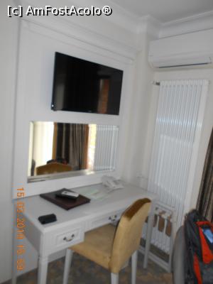 [P01] biroul şi televizorul din camera nostră » foto by zlatna
 - 
<span class="allrVoted glyphicon glyphicon-heart hidden" id="av1059520"></span>
<a class="m-l-10 hidden" id="sv1059520" onclick="voting_Foto_DelVot(,1059520,23822)" role="button">șterge vot <span class="glyphicon glyphicon-remove"></span></a>
<a id="v91059520" class=" c-red"  onclick="voting_Foto_SetVot(1059520)" role="button"><span class="glyphicon glyphicon-heart-empty"></span> <b>LIKE</b> = Votează poza</a> <img class="hidden"  id="f1059520W9" src="/imagini/loader.gif" border="0" /><span class="AjErrMes hidden" id="e1059520ErM"></span>