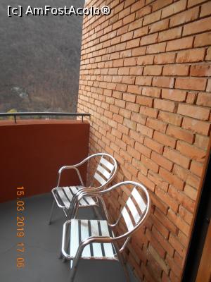 [P17] în balcon aveam două scaune » foto by zlatna
 - 
<span class="allrVoted glyphicon glyphicon-heart hidden" id="av1059542"></span>
<a class="m-l-10 hidden" id="sv1059542" onclick="voting_Foto_DelVot(,1059542,23822)" role="button">șterge vot <span class="glyphicon glyphicon-remove"></span></a>
<a id="v91059542" class=" c-red"  onclick="voting_Foto_SetVot(1059542)" role="button"><span class="glyphicon glyphicon-heart-empty"></span> <b>LIKE</b> = Votează poza</a> <img class="hidden"  id="f1059542W9" src="/imagini/loader.gif" border="0" /><span class="AjErrMes hidden" id="e1059542ErM"></span>