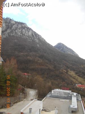 [P20] hotelul este amplasat la poalele muntelui » foto by zlatna
 - 
<span class="allrVoted glyphicon glyphicon-heart hidden" id="av1059547"></span>
<a class="m-l-10 hidden" id="sv1059547" onclick="voting_Foto_DelVot(,1059547,23822)" role="button">șterge vot <span class="glyphicon glyphicon-remove"></span></a>
<a id="v91059547" class=" c-red"  onclick="voting_Foto_SetVot(1059547)" role="button"><span class="glyphicon glyphicon-heart-empty"></span> <b>LIKE</b> = Votează poza</a> <img class="hidden"  id="f1059547W9" src="/imagini/loader.gif" border="0" /><span class="AjErrMes hidden" id="e1059547ErM"></span>