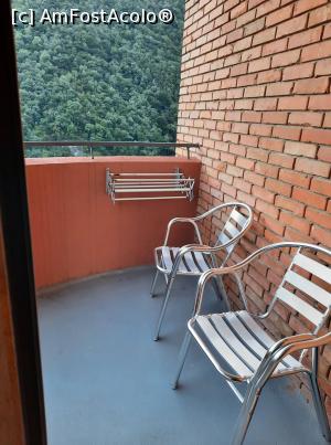 [P04] Balcon mare, mobilier neadecvat pentru o zonă de munte » foto by carmenmo
 - 
<span class="allrVoted glyphicon glyphicon-heart hidden" id="av1256854"></span>
<a class="m-l-10 hidden" id="sv1256854" onclick="voting_Foto_DelVot(,1256854,23822)" role="button">șterge vot <span class="glyphicon glyphicon-remove"></span></a>
<a id="v91256854" class=" c-red"  onclick="voting_Foto_SetVot(1256854)" role="button"><span class="glyphicon glyphicon-heart-empty"></span> <b>LIKE</b> = Votează poza</a> <img class="hidden"  id="f1256854W9" src="/imagini/loader.gif" border="0" /><span class="AjErrMes hidden" id="e1256854ErM"></span>
