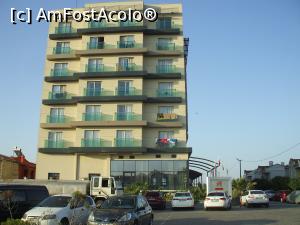 [P01] Hotelul vazut din parcare » foto by turkn
 - 
<span class="allrVoted glyphicon glyphicon-heart hidden" id="av974562"></span>
<a class="m-l-10 hidden" id="sv974562" onclick="voting_Foto_DelVot(,974562,23829)" role="button">șterge vot <span class="glyphicon glyphicon-remove"></span></a>
<a id="v9974562" class=" c-red"  onclick="voting_Foto_SetVot(974562)" role="button"><span class="glyphicon glyphicon-heart-empty"></span> <b>LIKE</b> = Votează poza</a> <img class="hidden"  id="f974562W9" src="/imagini/loader.gif" border="0" /><span class="AjErrMes hidden" id="e974562ErM"></span>